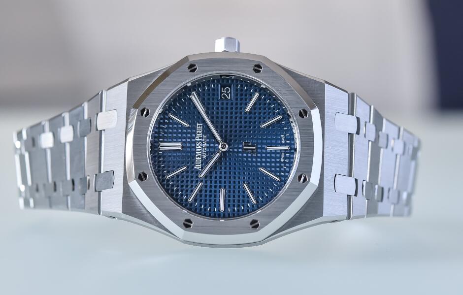 The New Top UK Audemars Piguet Royal Oak Jumbo Extra-Thin 16202ST Replica Watches To Replace The 15202ST